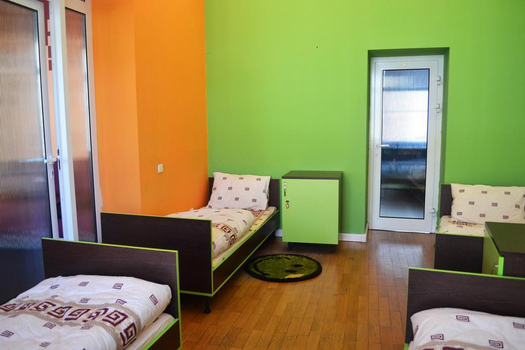 Wanted Hostel Lviv Eksteriør billede
