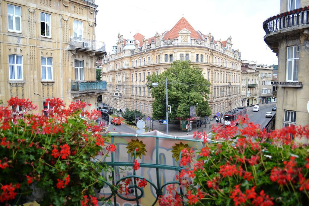 Wanted Hostel Lviv Eksteriør billede